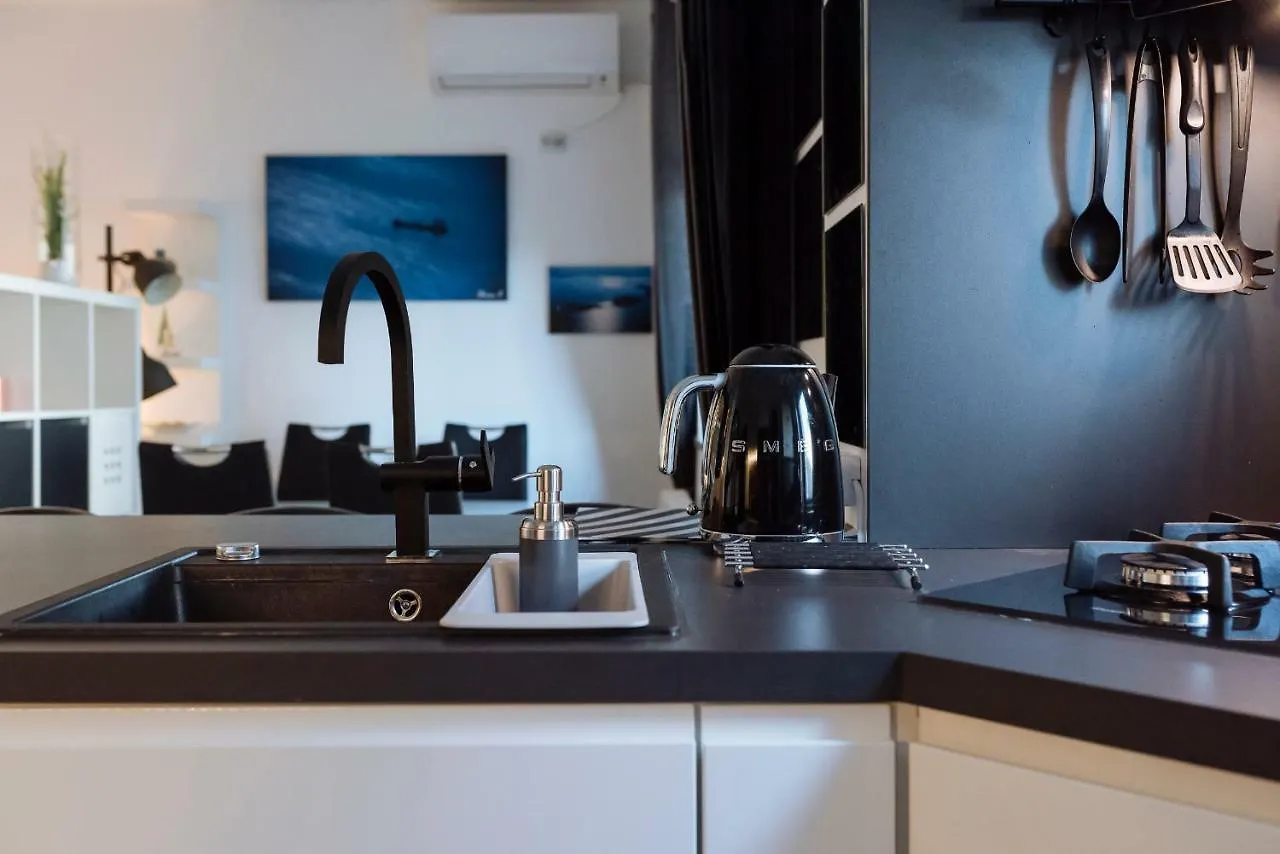 Luxury Flat 8 Near Metro Daire Bükreş