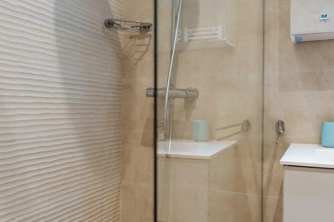Luxury Flat 8 Near Metro Daire Bükreş