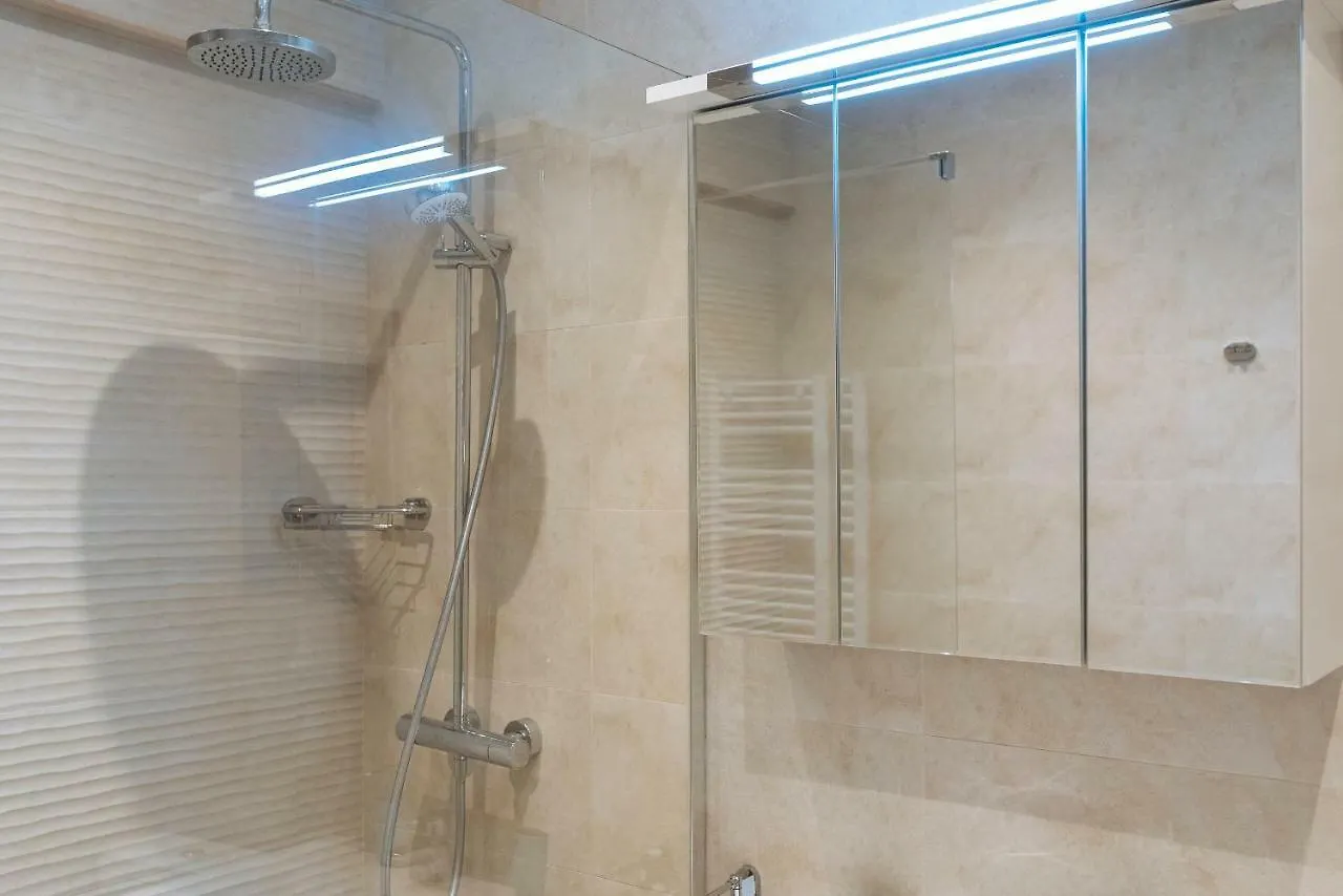 Appartamento Luxury Flat 8 Near Metro Bucarest