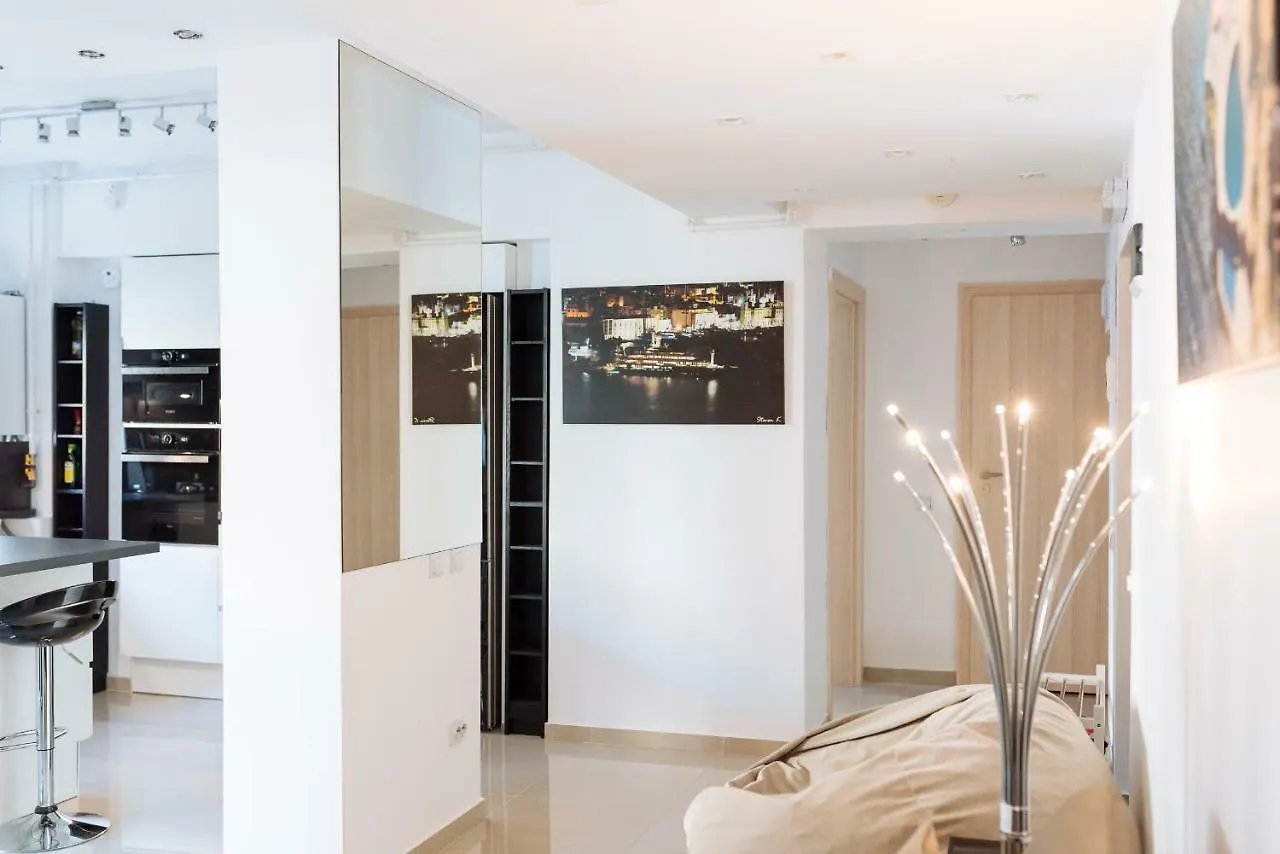 Appartamento Luxury Flat 8 Near Metro Bucarest 0*,  Romania