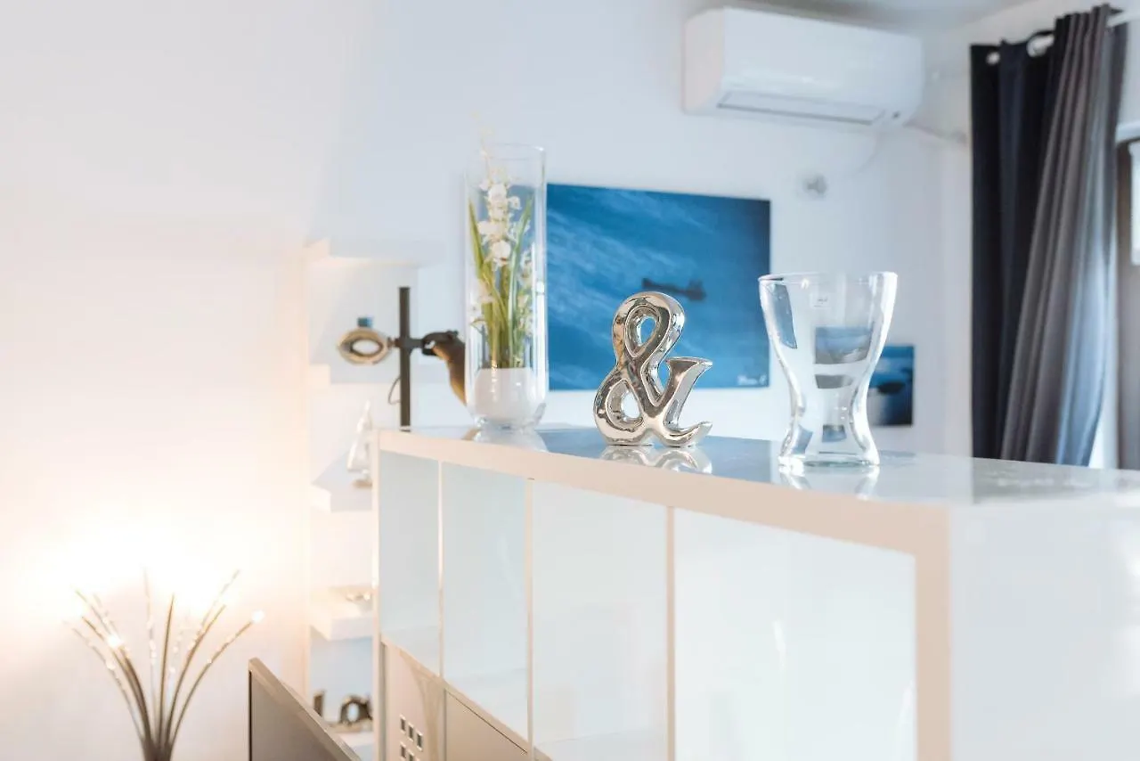 Appartamento Luxury Flat 8 Near Metro Bucarest